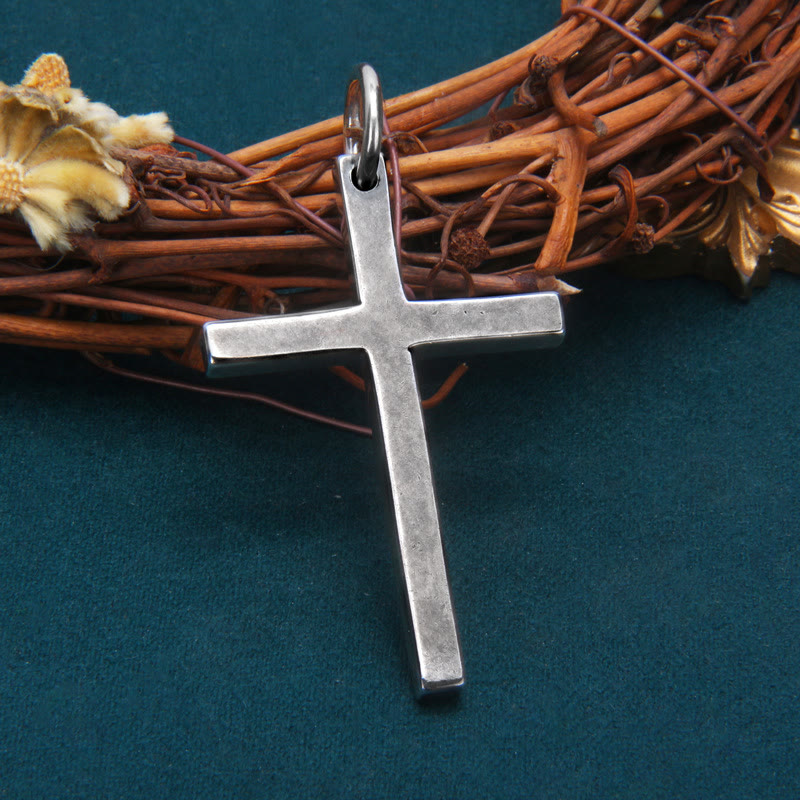 Collana con croce in argento sterling minimalista e audace di Christianartworkshop in barra quadrata e rotonda - image 1