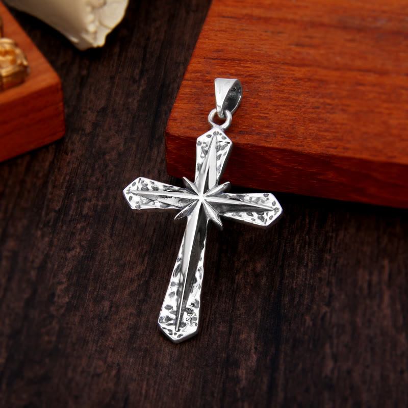 Collana con ciondolo a croce in argento sterling di ispirazione gotica con stella intagliata Christianartworkshop - S925 - image 0