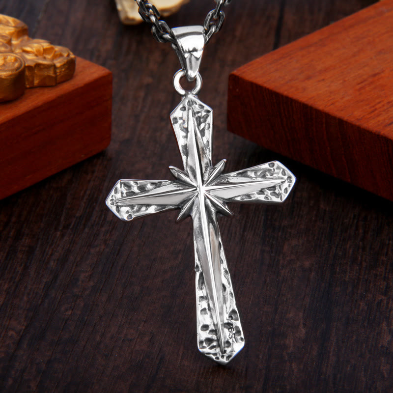 Collana con ciondolo a croce in argento sterling di ispirazione gotica con stella intagliata Christianartworkshop - image 1