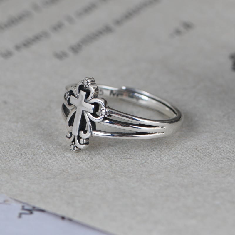 Anello in argento sterling decorato con croce in stile cattedrale Christianartworkshop con volute floreali - image 2