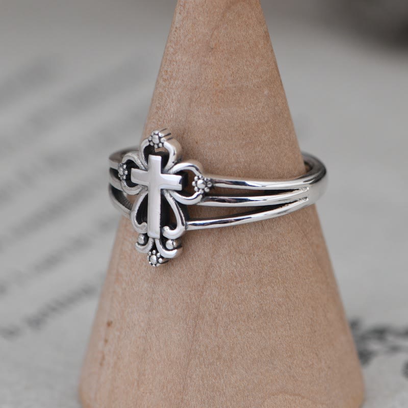 Anello in argento sterling decorato con croce in stile cattedrale Christianartworkshop con volute floreali - image 1
