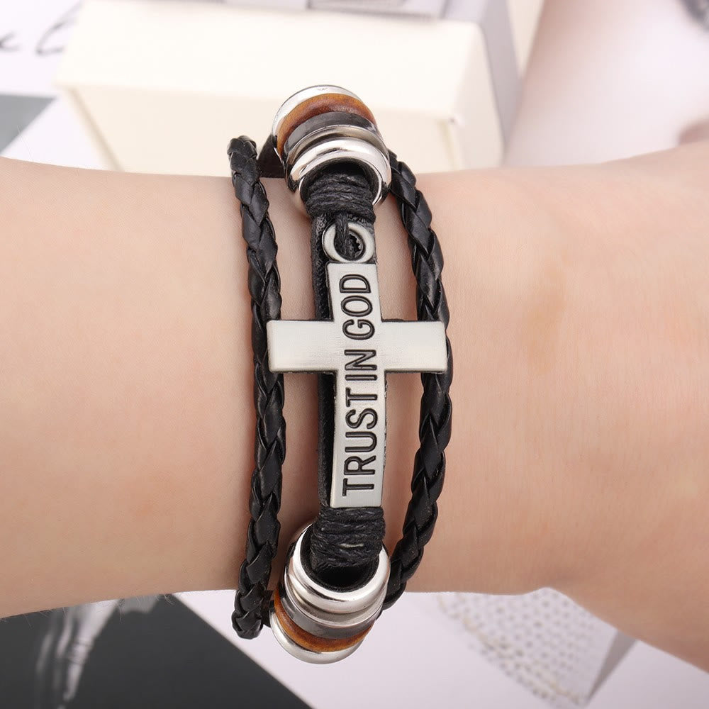 Christianartworkshop Bracciale in pelle intrecciata nera con croce e iscrizione TRUST IN GOD - image 1