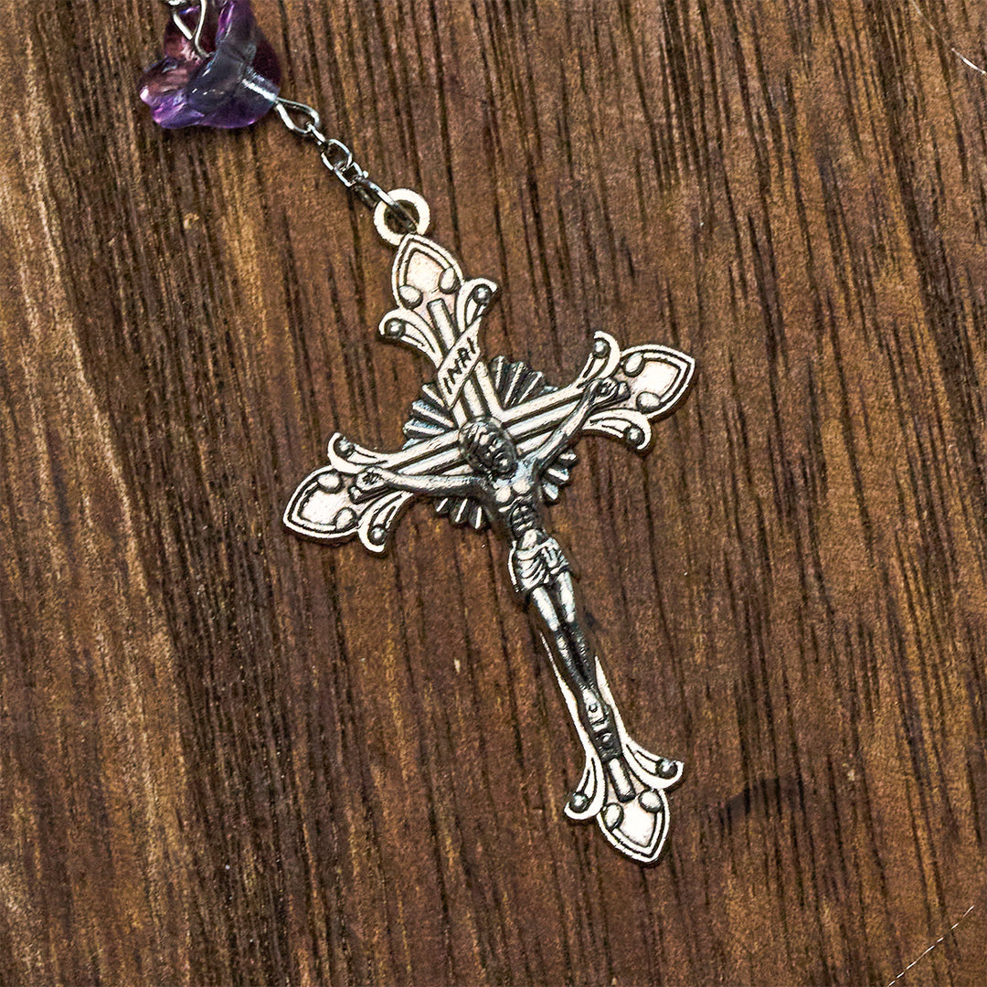 Rosario in vetro con mughetto pastello e Madonna di Christianartworkshop: pura grazia mariana - image 8