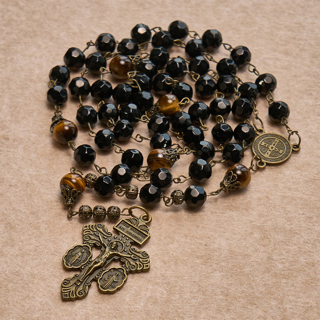 Christianartworkshop Set di benedizione: stola con croce dorata nera e rosario con grani neri: Ama pazientemente - image 1