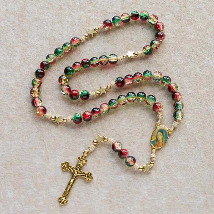 Christianartworkshop Rosario di perle di vetro di Natale: medaglia della Madonna di Guadalupe e crocifisso dorato - Medaglia e crocifisso della Madonna di Guadalupe - image 0