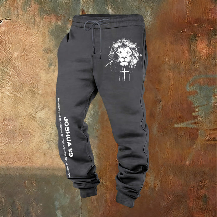 Pantaloni della tuta del Leone di Giuda Christianartworkshop : versetto di Giosuè 1:9 in carboncino - Grigio caldo - 2XL - image 0