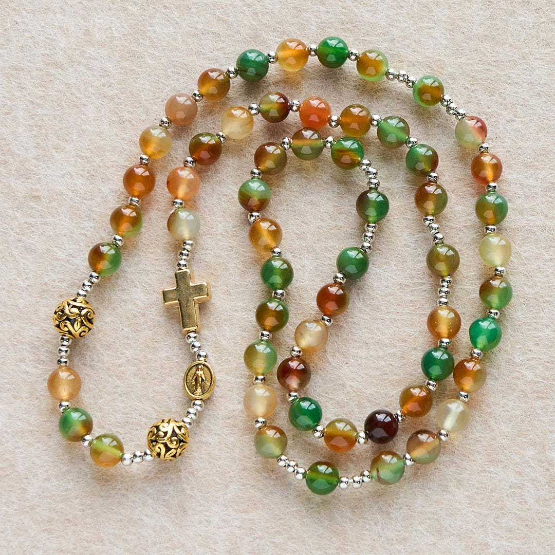 Bracciale rosario multistrato in malachite natalizia Christianartworkshop con croce e medaglia - image 4