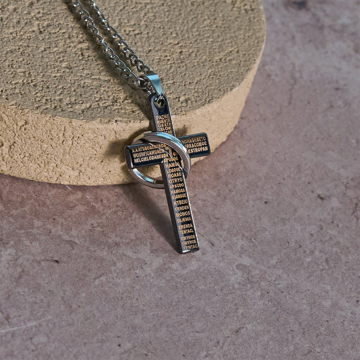 Collana con ciondolo a croce con anello intrecciato del Padre Nostro Christianartworkshop : stile audace e significato sacro - image 3