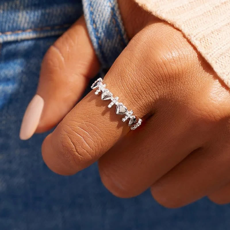 Anello della fede con cuore e zirconi di Christianartworkshop: eleganza minimalista con significato spirituale - image 1