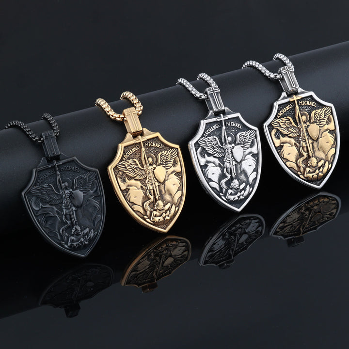 Collana con ciondolo a forma di scudo dell'Arcangelo Michele di Christianartworkshop: fede e protezione da indossare ogni giorno - image 6