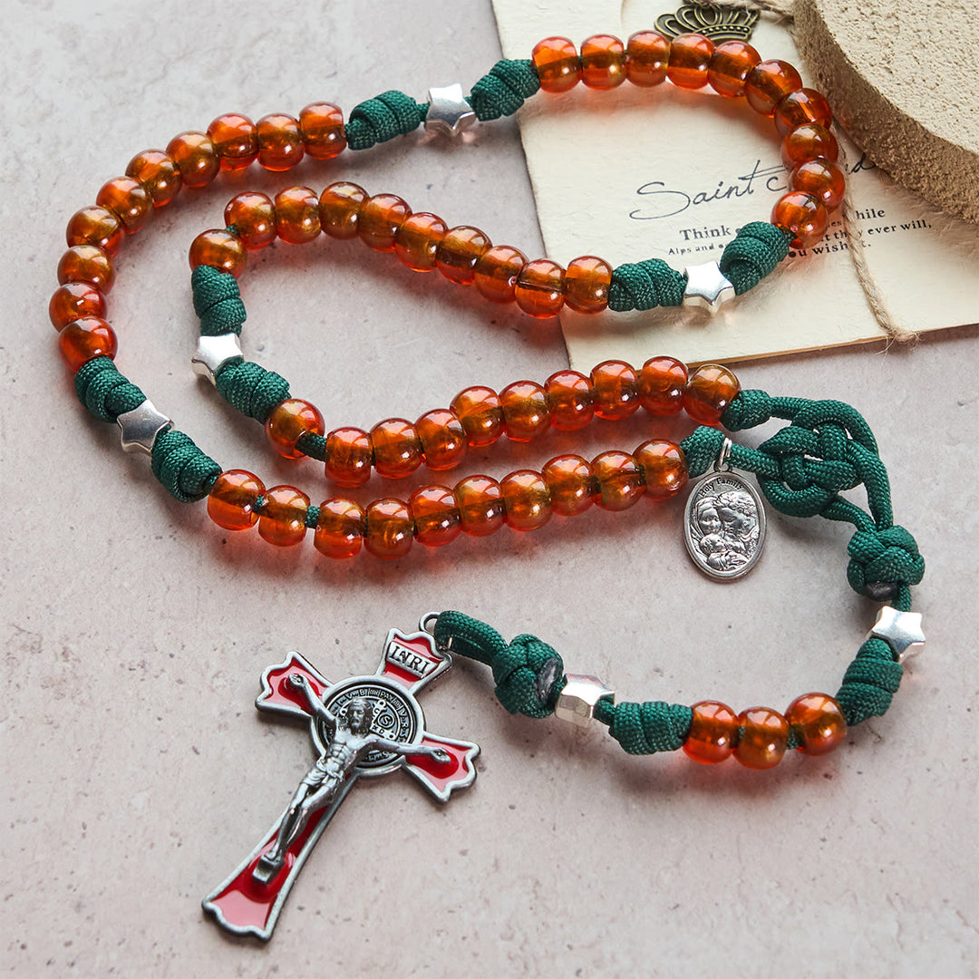 Christianartworkshop Rosario natalizio con perline color ambra e paracord verde con medaglia della Sacra Famiglia - 1 SET (Rosario a cinque decadi e Rosario tascabile) - image 0