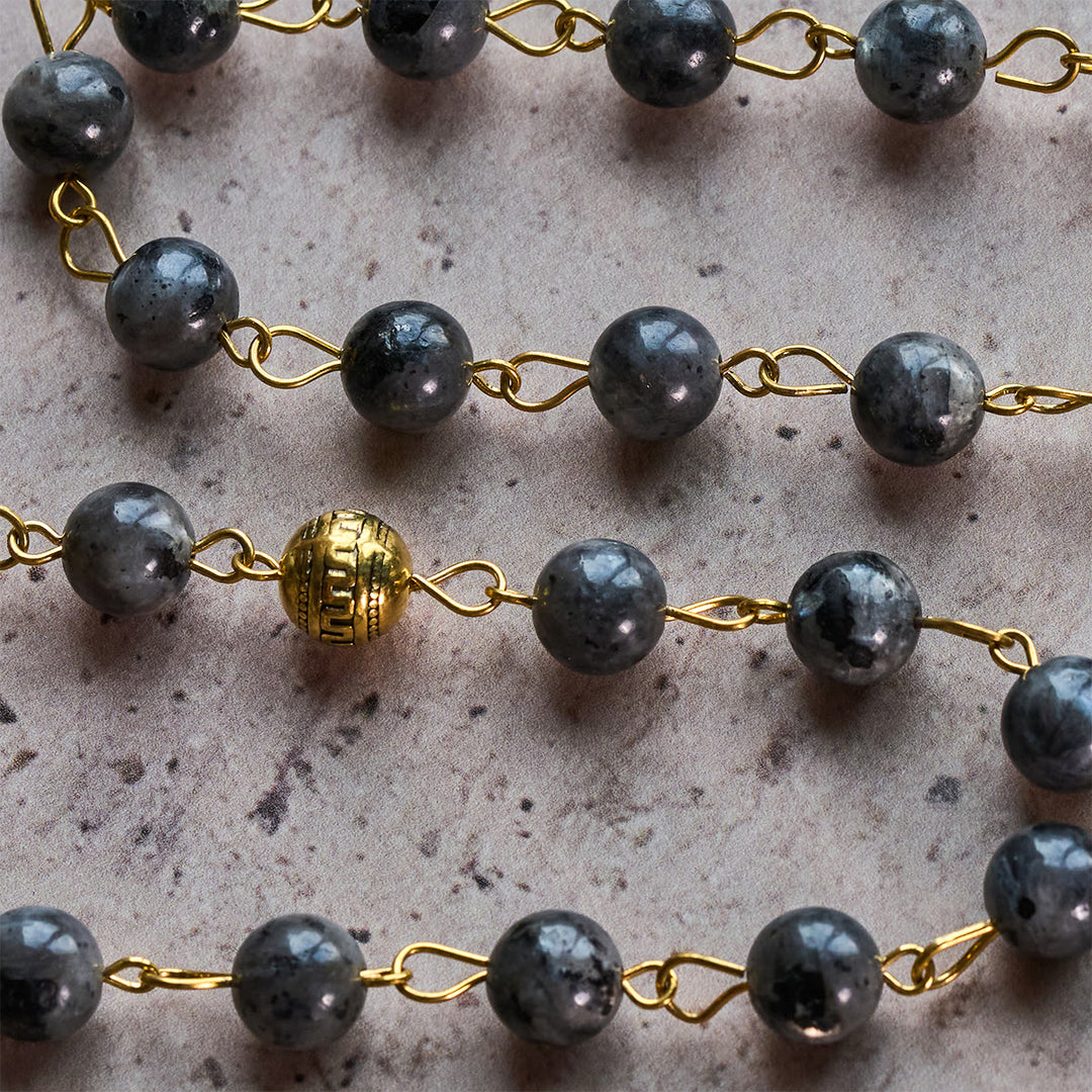 Rosario con catena in lega di pietra nera rotonda da 8 mm con medaglia miracolosa e chiave di San Benedetto Christianartworkshop - image 4