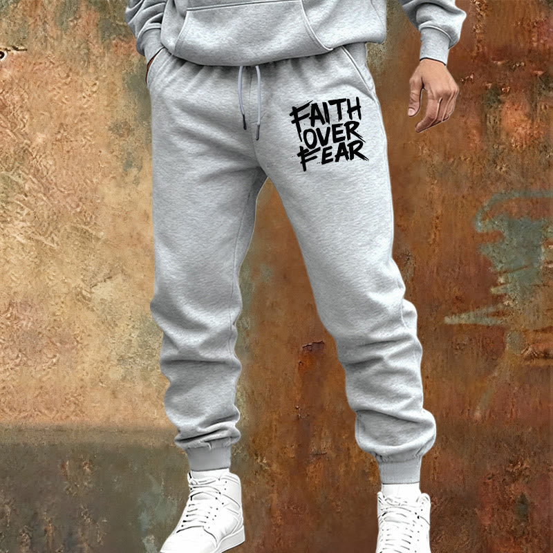 Christianartworkshop Pantaloni della tuta "Fede contro la paura": abbigliamento quotidiano con coraggio spirituale - image 17