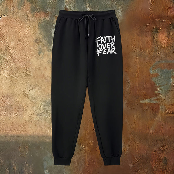 Christianartworkshop Pantaloni della tuta "Fede contro la paura": abbigliamento quotidiano con coraggio spirituale - image 10
