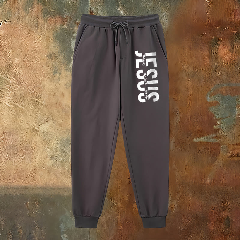 Pantaloni della tuta con scritta di Gesù a strati Christianartworkshop : abbigliamento quotidiano con identità devozionale - image 2