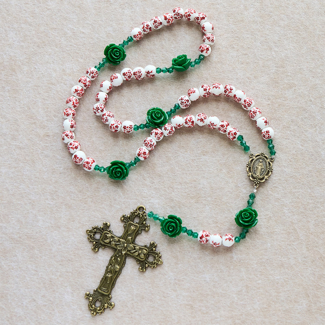 Christianartworkshop Regalo di Natale: Rosario con perline in ceramica floreale rossa e rosa verde: Il giardino dell'amore di Maria - image 6