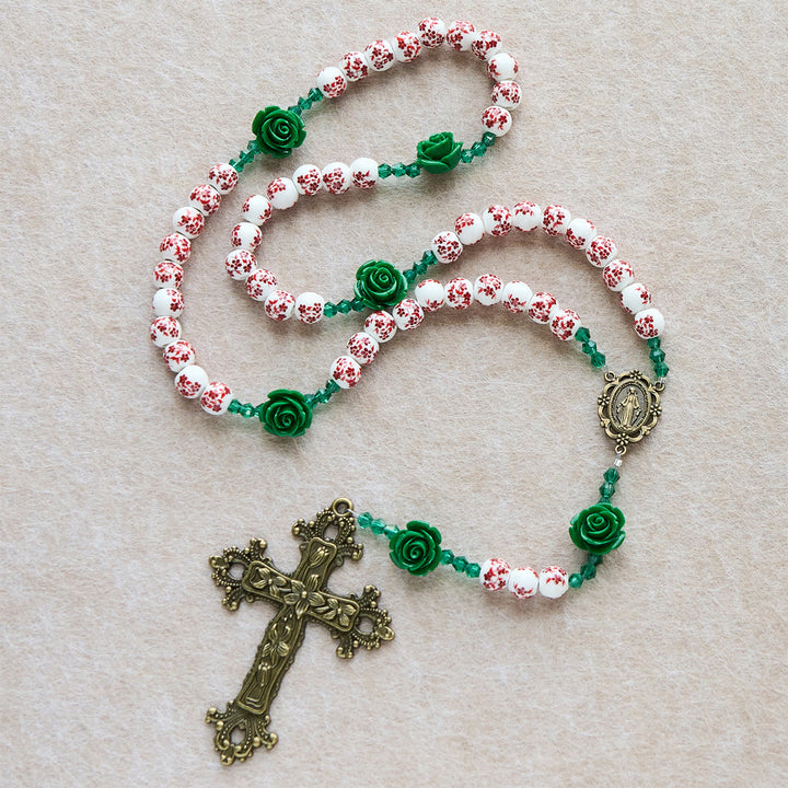 Christianartworkshop Regalo di Natale: Rosario con perline in ceramica floreale rossa e rosa verde: Il giardino dell'amore di Maria - image 6