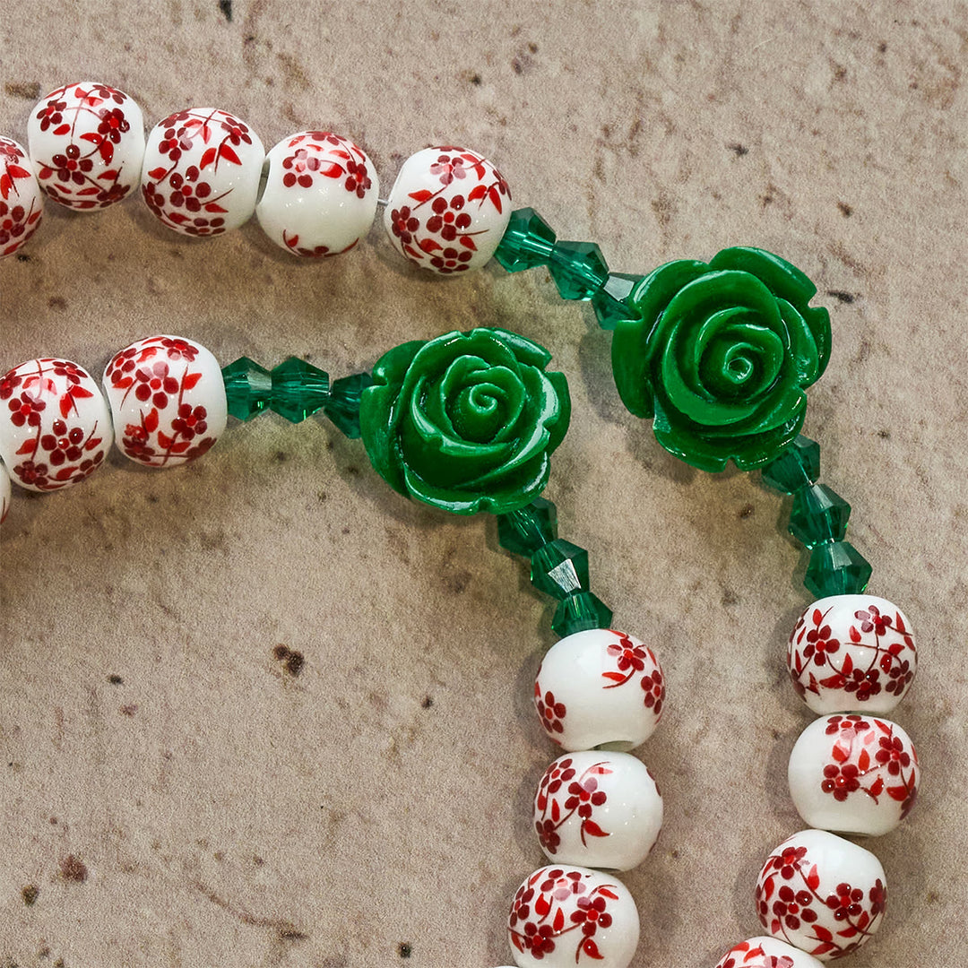 Christianartworkshop Rosario in ceramica con perline floreali rosse e rosa verde: Il giardino dell'amore di Maria - image 8
