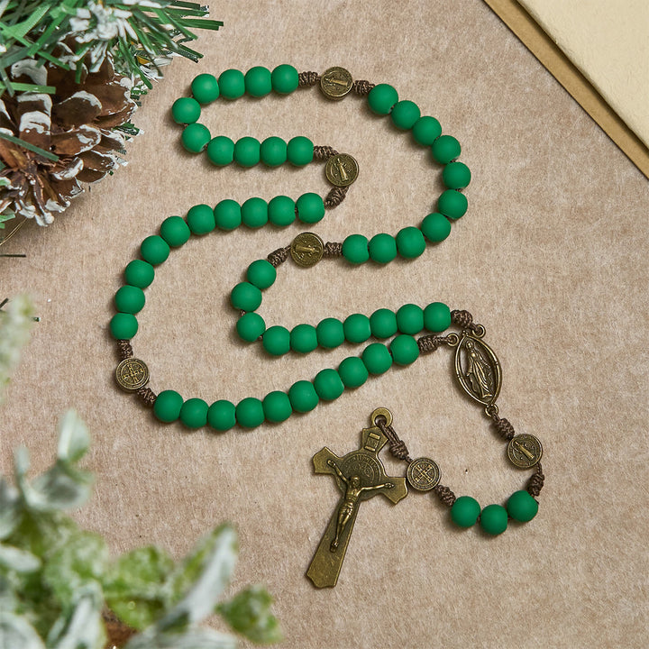 Christianartworkshop Regalo di Natale: Rosario con grani di gomma verde opaco e protezione di San Benedetto - image 6
