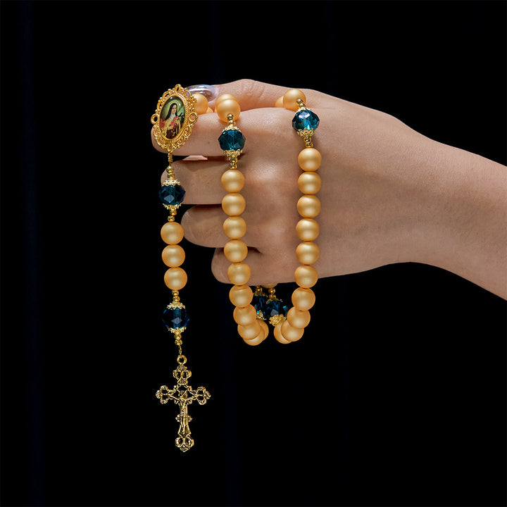 Rosario elegante color oro opaco con perle, raffigurante Santa Teresa e il Crocifisso, Christianartworkshop. - image 2