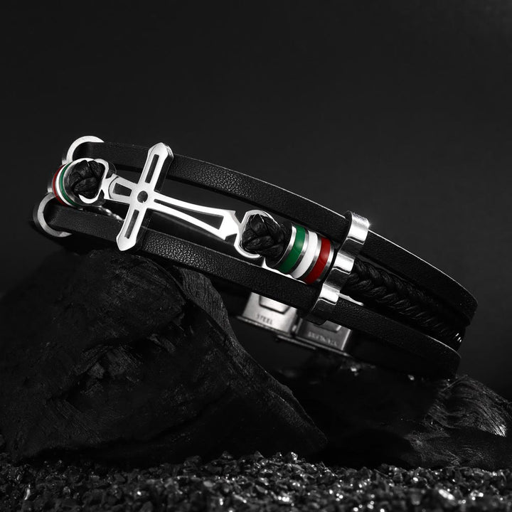 Bracciale in pelle con croce di Christianartworkshop: fede robusta e devozione elegante da indossare ogni giorno - image 4