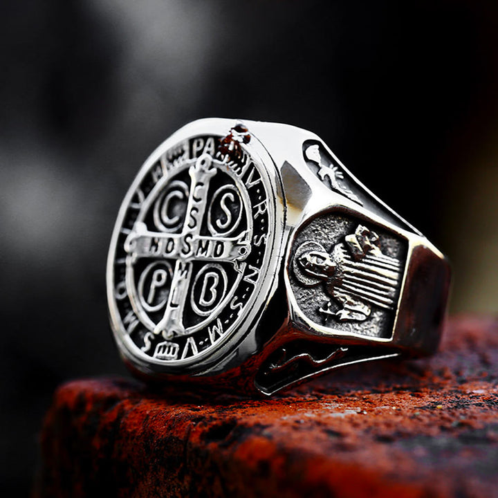 Christianartworkshop Anello della fede con croce di San Benedetto: un simbolo di dono amorevole - image 3