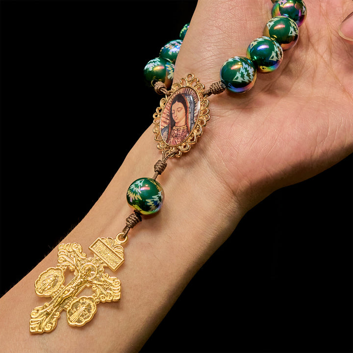 Christianartworkshop Devozione natalizia Rosario tascabile con perline rosse e verdi per le feste: prega ovunque e in qualsiasi momento - image 5