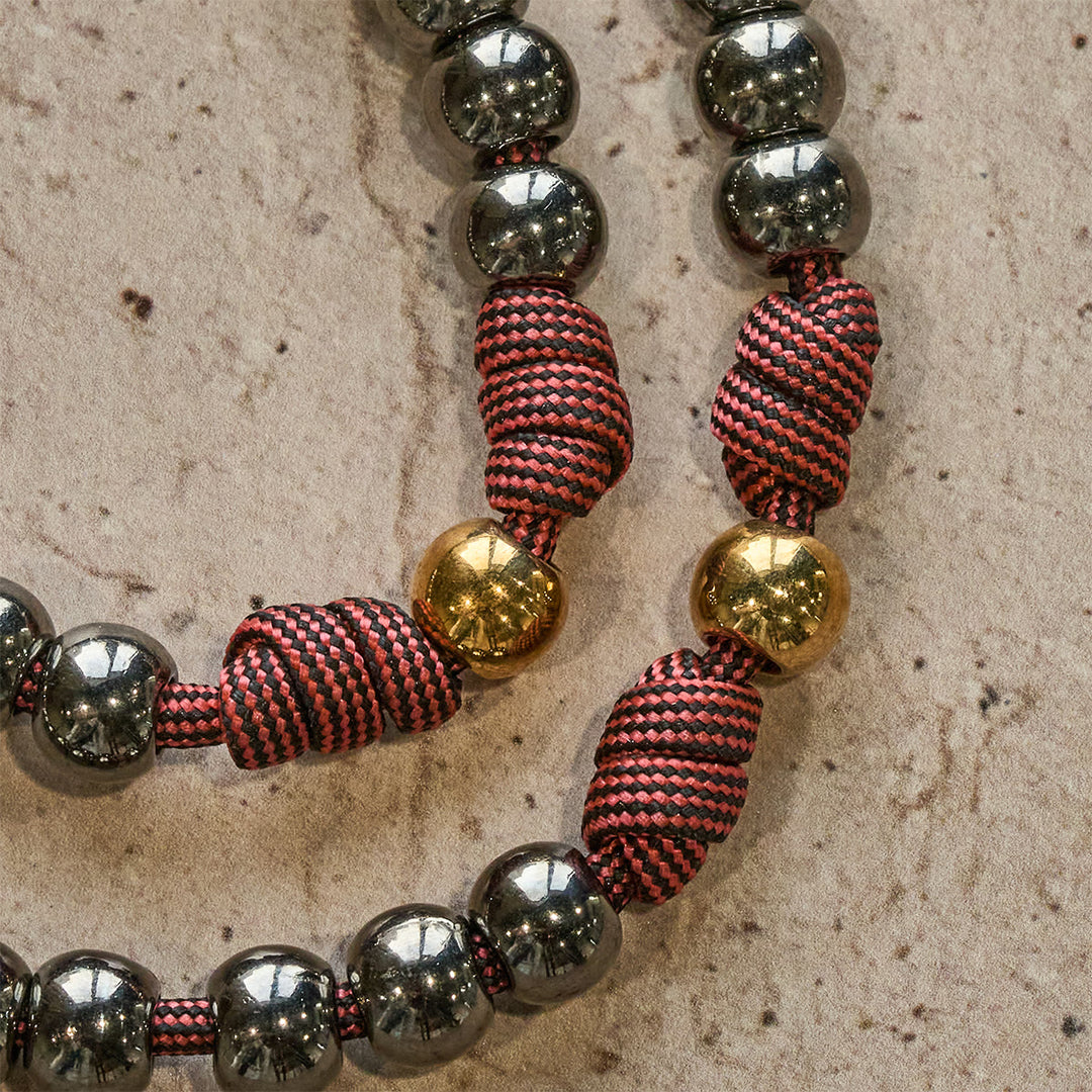 Rosario in bronzo con perline di Christianartworkshop, croce del perdono e accenti di San Benedetto - image 9