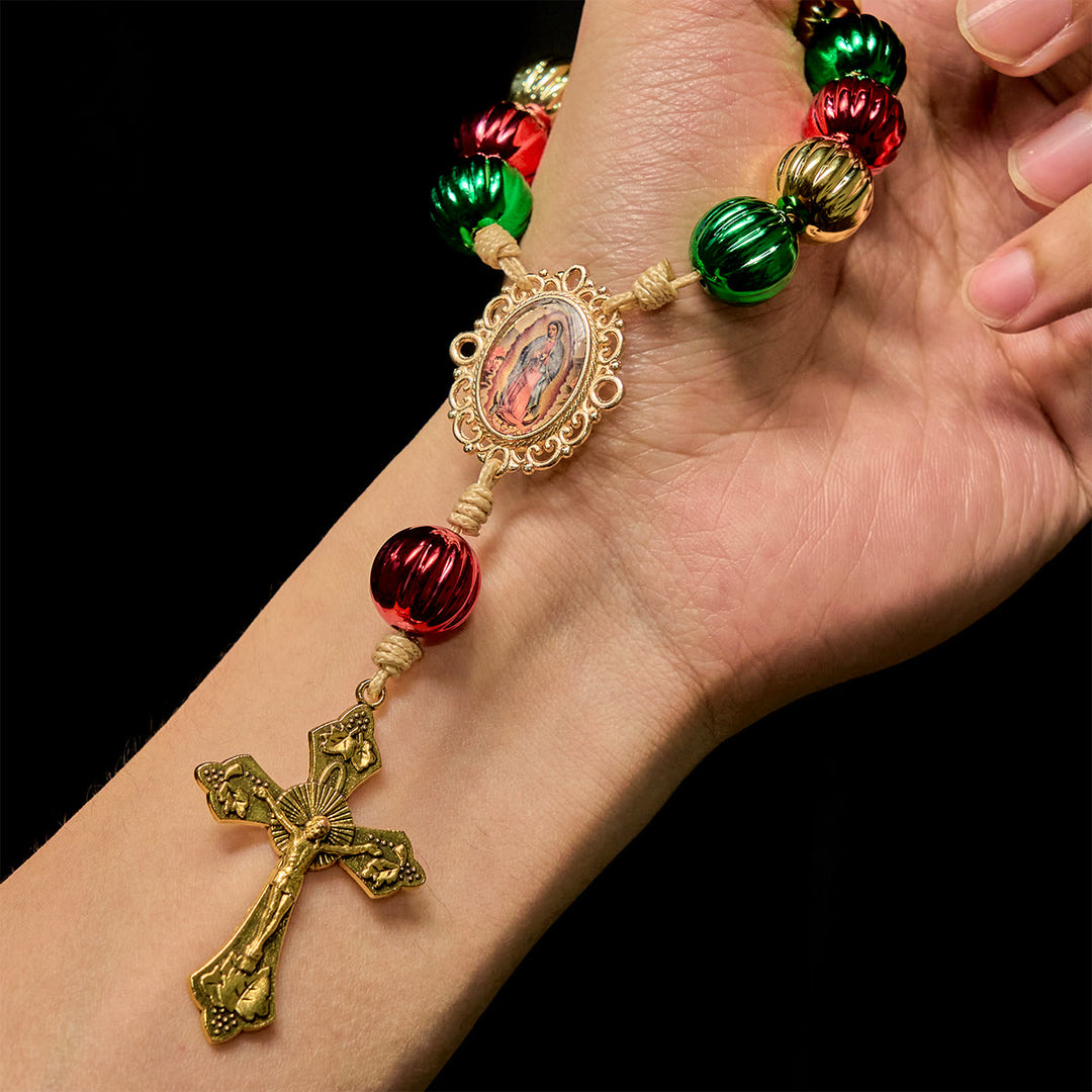 Christianartworkshop Regalo di Natale: Rosario tascabile natalizio e ciondolo per auto: devozione e grazia festiva - image 1