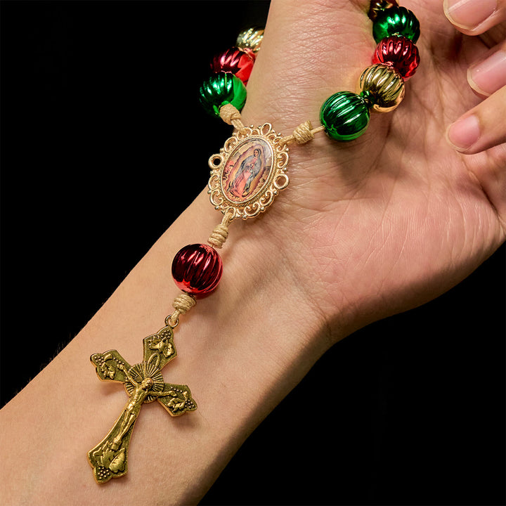 Christianartworkshop Regalo di Natale: Rosario tascabile natalizio e ciondolo per auto: devozione e grazia festiva - image 1