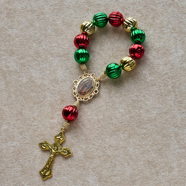 Christianartworkshop Regalo di Natale: Rosario tascabile natalizio e ciondolo per auto: devozione e grazia festiva - image 4