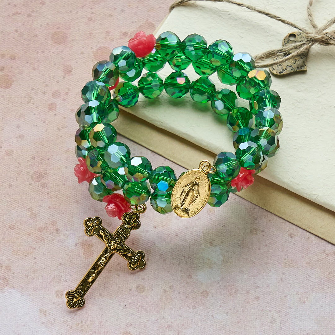 Christianartworkshop Bracciale rosario con cristalli verdi e rosa: devozione e grazia floreale - image 4