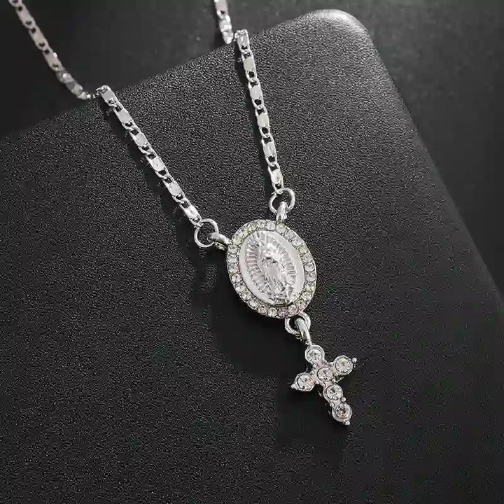 Christianartworkshop Collana con ciondolo Madonna e Croce: devozione divina ed eleganza senza tempo - image 2