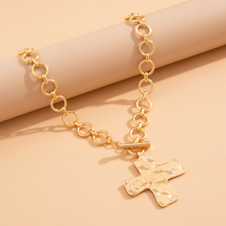 Collana della serie Hammered Cross di Christianartworkshop: fede contemporanea e devozione elegante - image 5