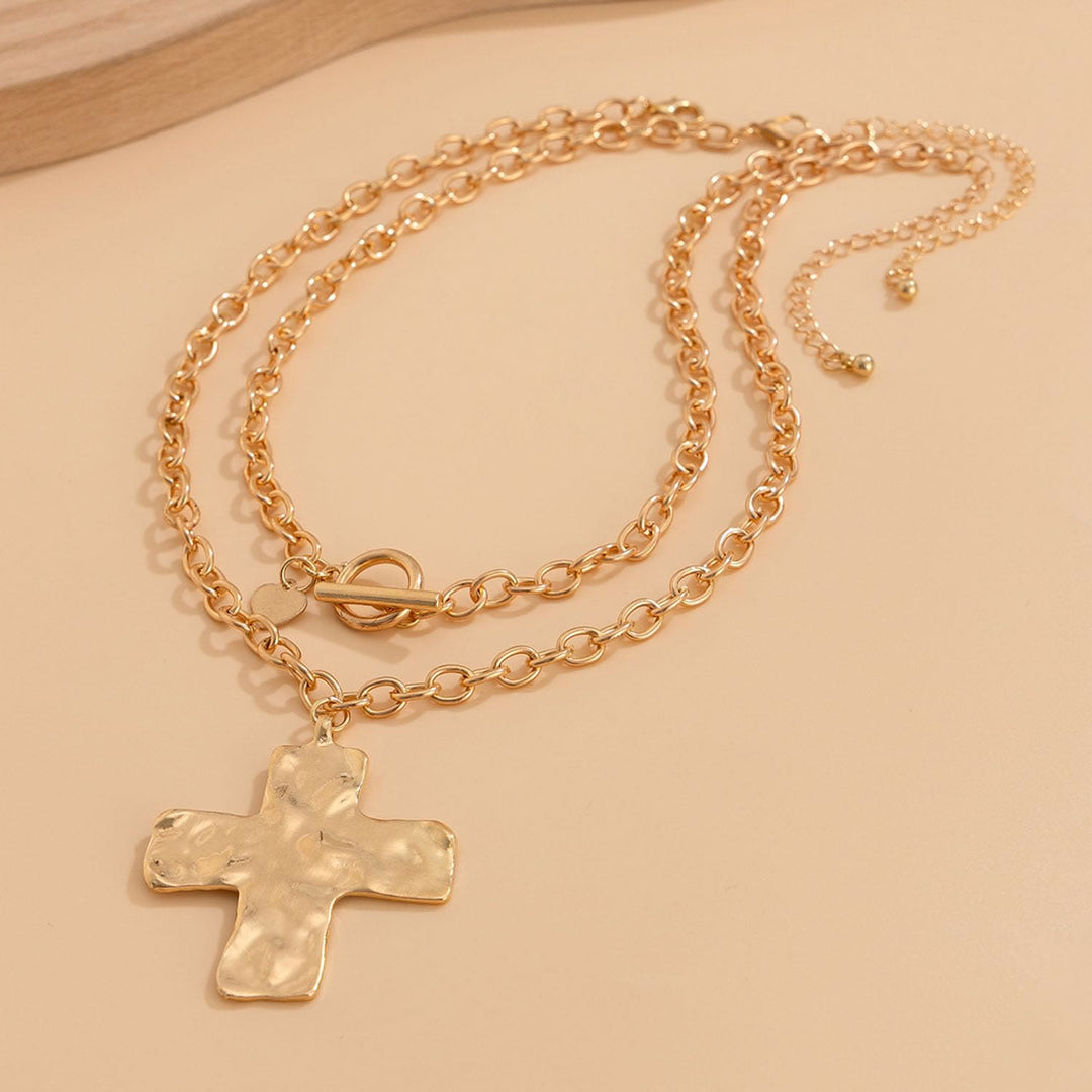 Collana della serie Hammered Cross di Christianartworkshop: fede contemporanea e devozione elegante - image 1