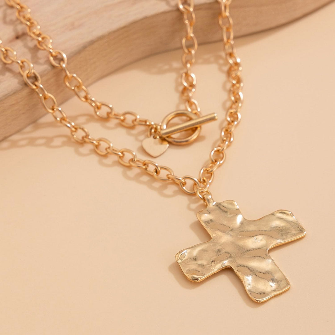 Collana della serie Hammered Cross di Christianartworkshop: fede contemporanea e devozione elegante - image 2