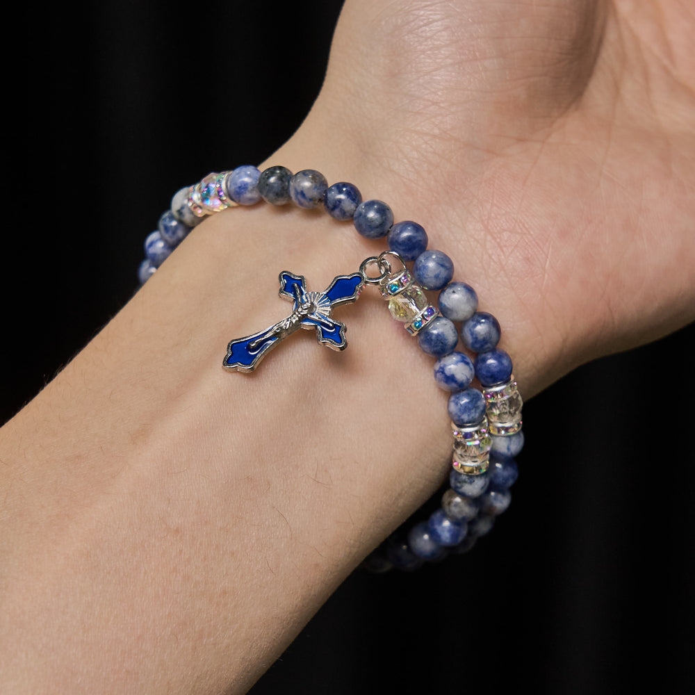 Bracciale rosario in pietra blu con filo di memoria della Sacra Famiglia Christianartworkshop - image 1