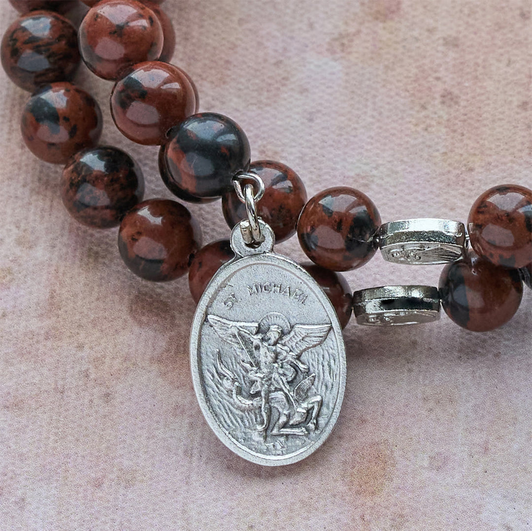 Christianartworkshop Bracciale rosario in filo di memoria in ossidiana mogano naturale con Gesù - image 7