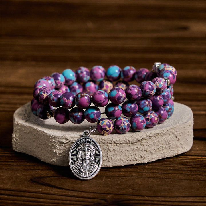 Bracciale rosario in filo di memoria in diaspro imperiale viola di Christianartworkshop con crocifisso smaltato - image 6