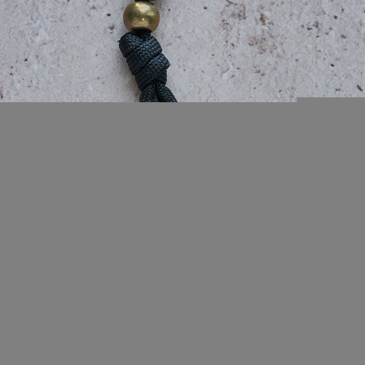 Rosario tascabile con perline screpolate bianche opache di Christianartworkshop e crocifisso in ottone decorato - image 8