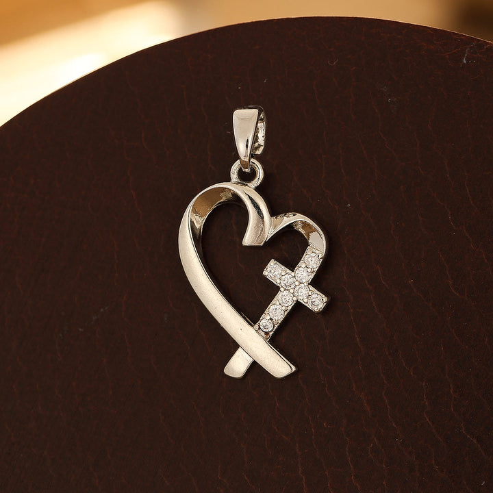 Serie di croci in rame multi-design di Christianartworkshop: diverse opzioni di stile per l'abbigliamento religioso - Cuore - Argento - image 2