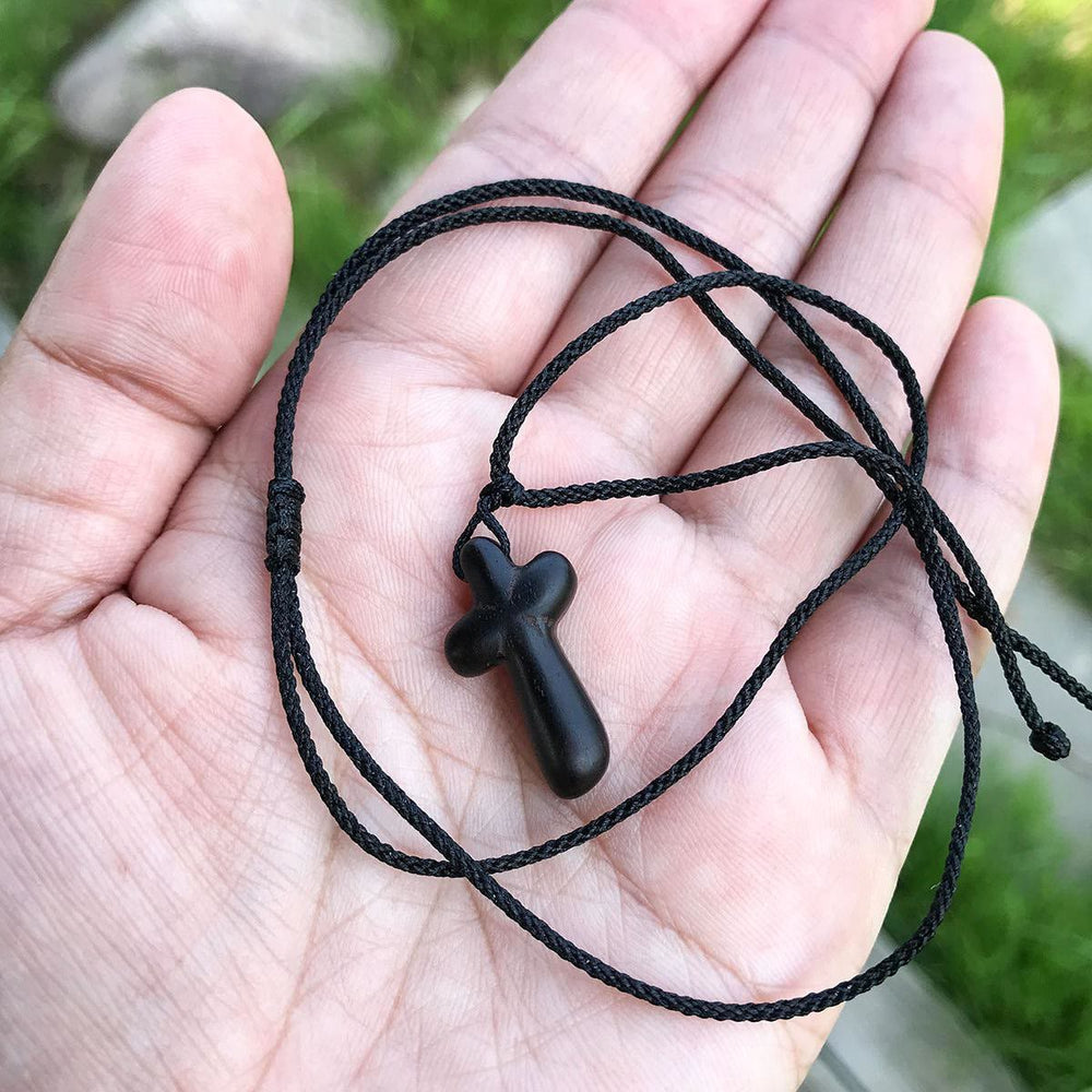 Christianartworkshop Ciondolo a croce in ebano: materiale naturale e simbolo di fede per un legame spirituale - image 1