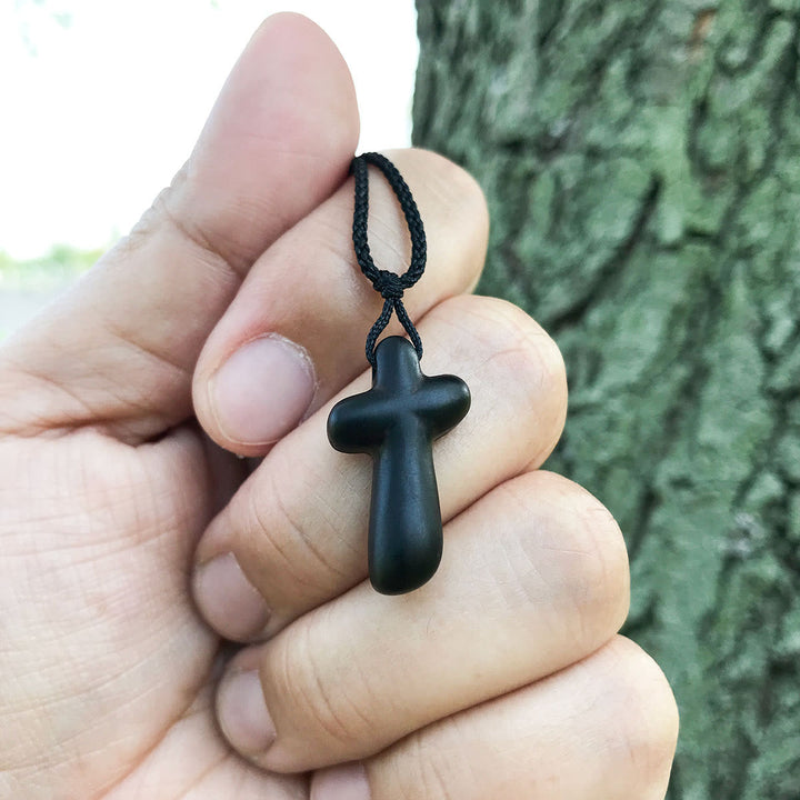 Christianartworkshop Ciondolo a croce in ebano: materiale naturale e simbolo di fede per un legame spirituale - image 2