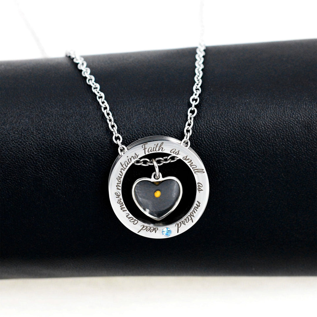 Collana "Fede come seme di senape" di Christianartworkshop: ciondoli vari e simbolo sacro da indossare ogni giorno - image 2