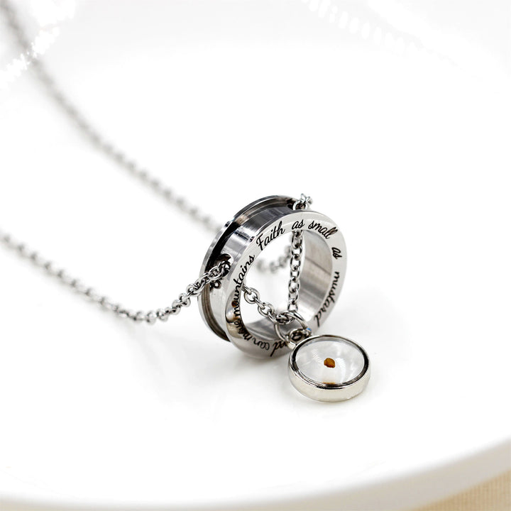 Collana "Fede come seme di senape" di Christianartworkshop: ciondoli vari e simbolo sacro da indossare ogni giorno - image 14