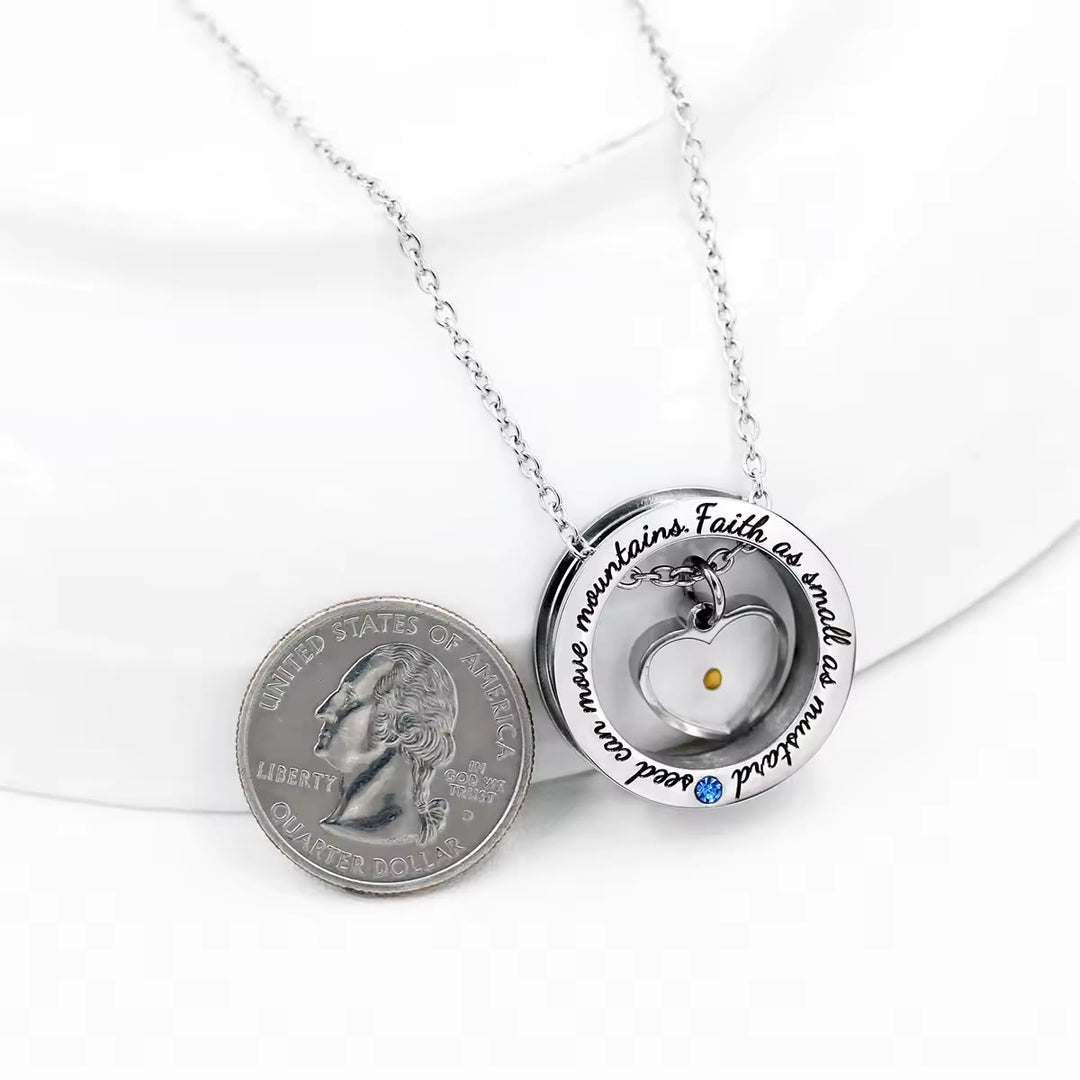 Collana "Fede come seme di senape" Christianartworkshop : ciondoli vari e simbolo sacro da indossare ogni giorno - Cuore con scritture - image 0