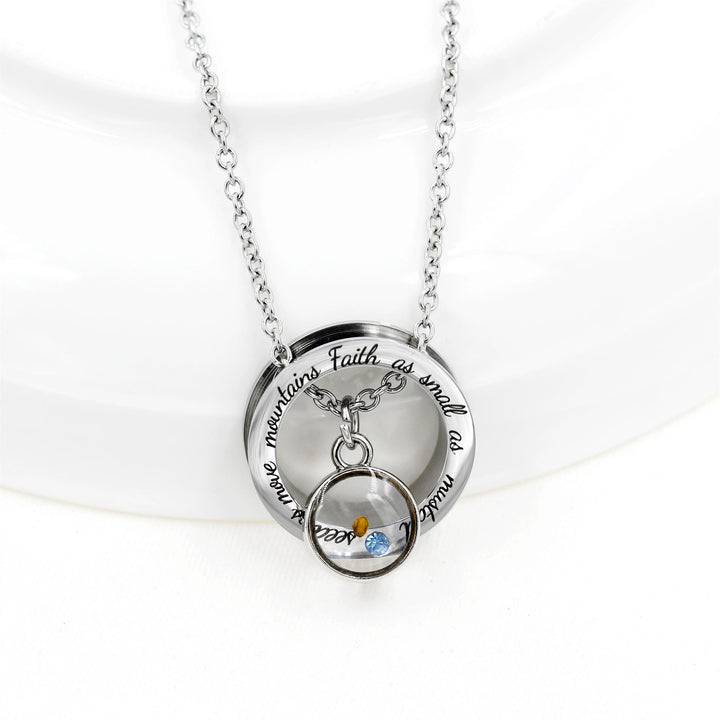 Collana "Fede come seme di senape" di Christianartworkshop: ciondoli vari e simbolo sacro da indossare ogni giorno - image 12