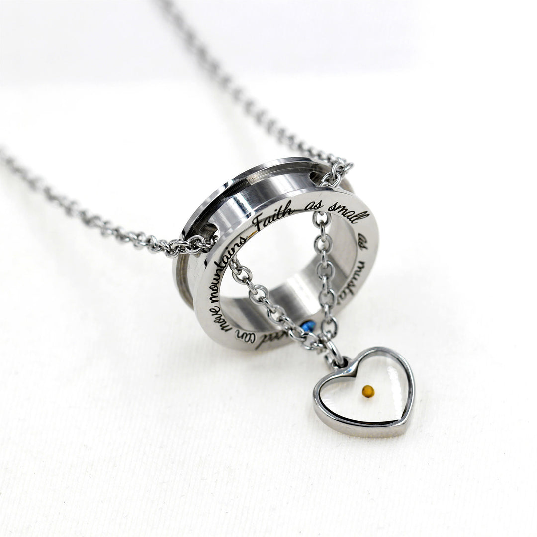 Collana "Fede come seme di senape" di Christianartworkshop: ciondoli vari e simbolo sacro da indossare ogni giorno - image 1