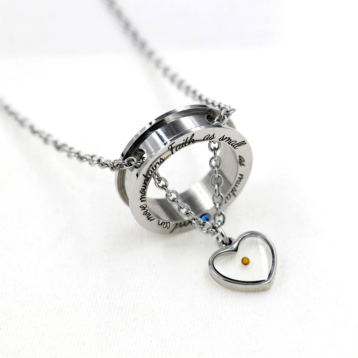 Collana "Fede come seme di senape" di Christianartworkshop: ciondoli vari e simbolo sacro da indossare ogni giorno - image 1