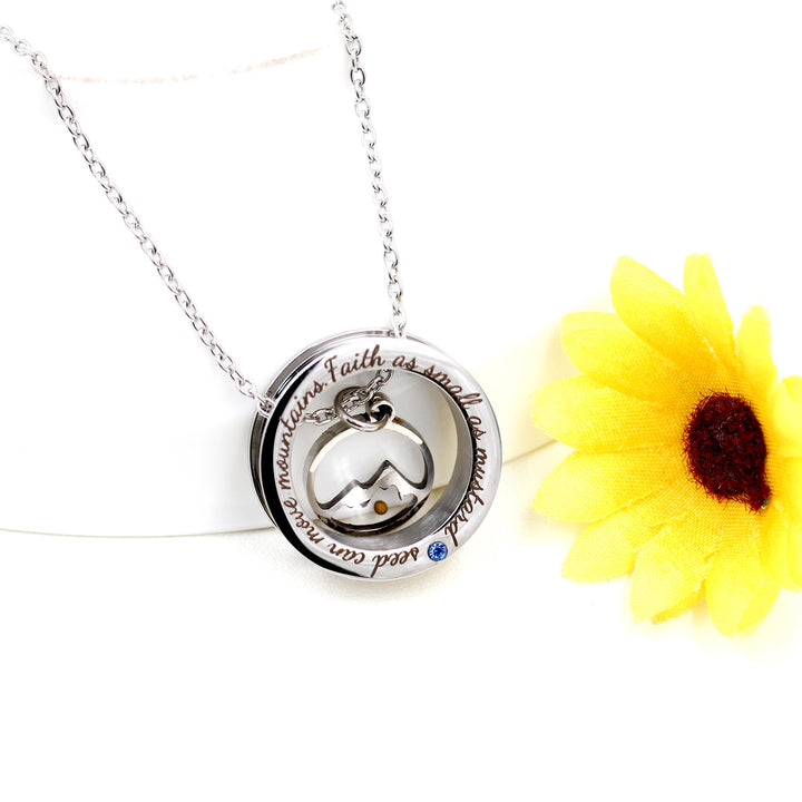 Collana "Fede come seme di senape" di Christianartworkshop: ciondoli vari e simbolo sacro da indossare ogni giorno - image 21